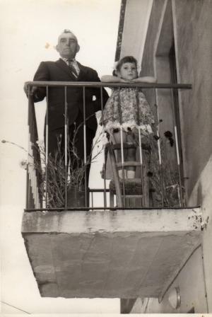 Affacciati al balcone